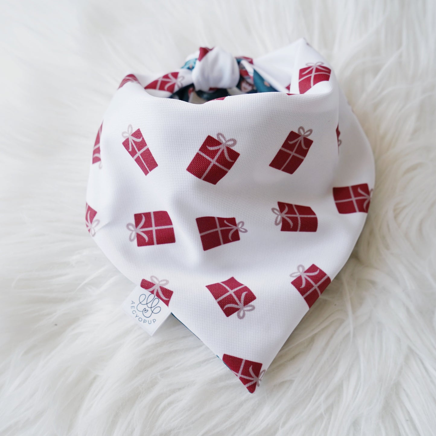 Christmas Vintage Red Gifts and Green Bandana